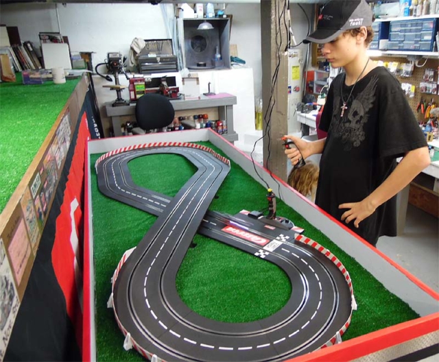 Build A Simple Track Table | Home Racing World
